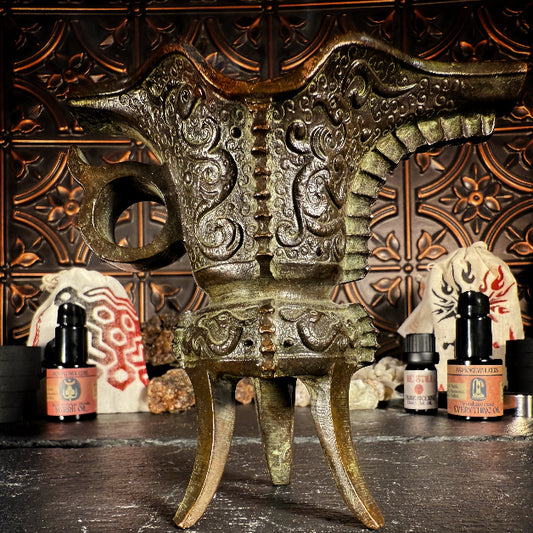 The Flamehorn – Ritual Vessel Set