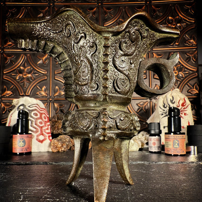 The Flamehorn – Ritual Vessel Set